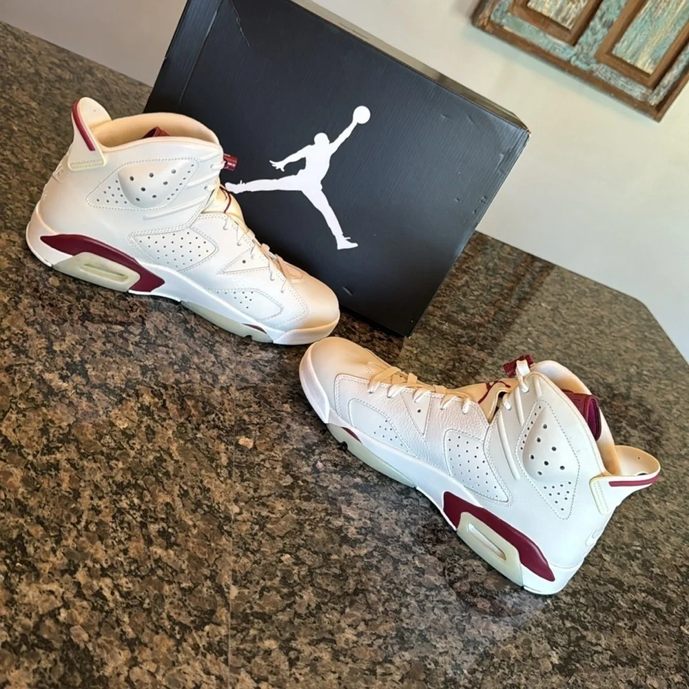Air Jordan 6 Retro 2015 White and Maroon Sneakers 10.5 like new